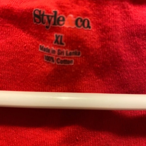 Red top - Picture 3 of 3